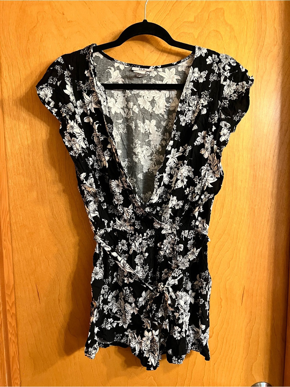 🌺 Joe B Floral Faux Wrap Romper - Small